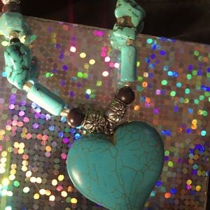 Turquoise bead necklace
